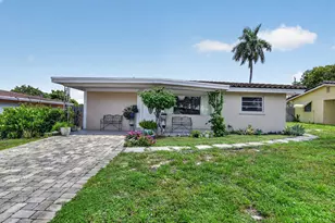 421 SW 2nd St, Boca Raton, FL 33432 - Photo 1