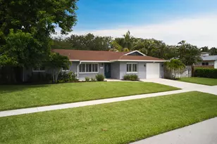 304 Circle W, Jupiter, FL 33458 - Photo 1