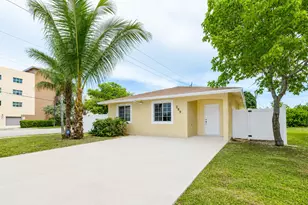 289 SW 3rd Ct, Deerfield Beach, FL 33441 - Photo 1