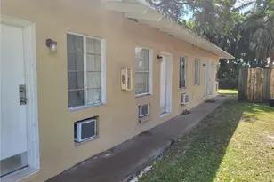 1546 NE 111th St, Miami, FL 33161 - Photo 1