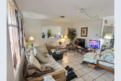 201 SW 70th Ter, Pembroke Pines, FL 33023 - Photo 1