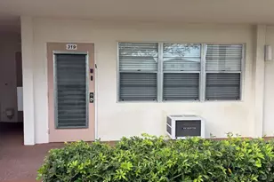 319 Farnham P, Deerfield Beach, FL 33442 - Photo 1