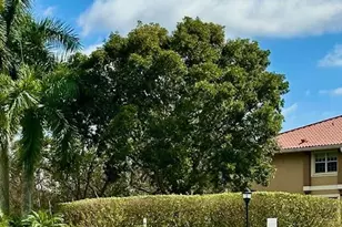 151 SW 117th Ave, Pembroke Pines, FL 33025 - Photo 1