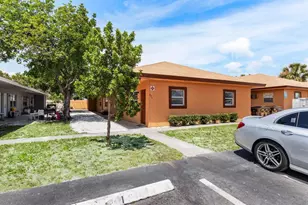 279 SW 1st St, Deerfield Beach, FL 33441 - Photo 1