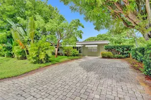 2731 NE 9th Ave, Pompano Beach, FL 33064 - Photo 1