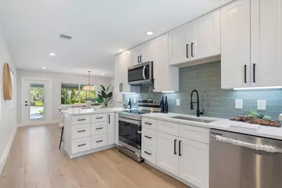 860 NE 34th Street, Oakland Park, FL 33334 - Photo 1