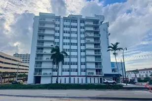 211 S Ocean Dr, Hollywood, FL 33019 - Photo 1