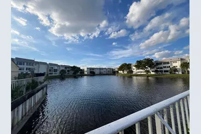 8200 Sunrise Lakes Boulevard #212, Sunrise, FL 33322 - Photo 1
