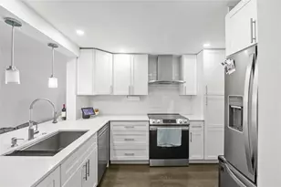 2310 S Cypress Bend Dr, Pompano Beach, FL 33069 - Photo 1