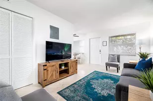805 NE 23rd Dr, Wilton Manors, FL 33305 - Photo 1