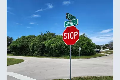 1330 SW 4th Avenue, Vero Beach, FL 32962 - Photo 1