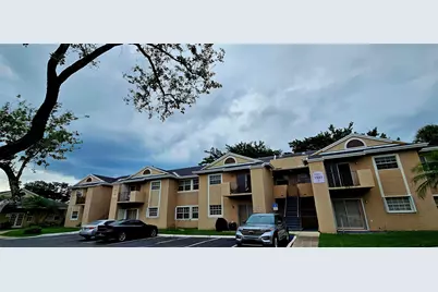 1881 NW 96th Terrace #7F, Pembroke Pines, FL 33024 - Photo 1