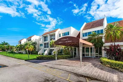 100 Lakeview Drive #206, Weston, FL 33326 - Photo 1