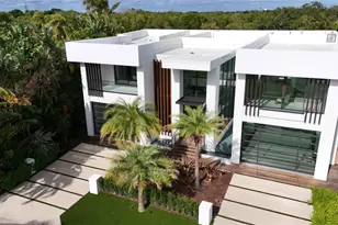 681 Golden Harbour Dr, Boca Raton, FL 33432 - Photo 1