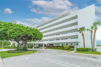 33 Ocean Avenue, Riviera Beach, FL 33404 - Photo 1