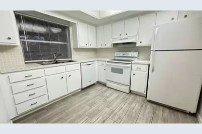 1911 NE 28th Court #2B, Lighthouse Point, FL 33064 - Photo 1