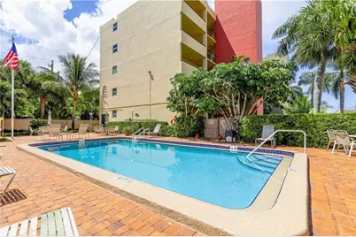2400 NE 10th Street #402, Pompano Beach, FL 33062 - Photo 1