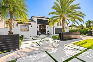 710 NE 69th St, Boca Raton, FL 33487 - Photo 1