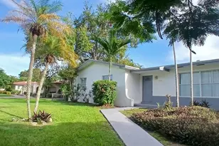 8760 SW 181st Terrace, Palmetto Bay, FL 33157 - Photo 1