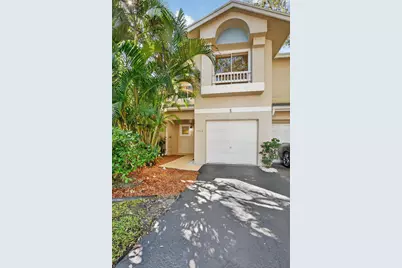 2024 Discovery Circle #2024, Deerfield Beach, FL 33442 - Photo 1
