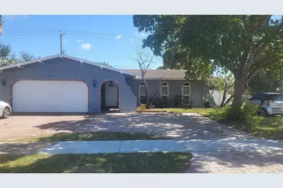 616 SE 8th Avenue, Deerfield Beach, FL 33441 - Photo 1