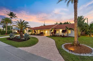 2750 NE 35th Ct, Fort Lauderdale, FL 33308 - Photo 1