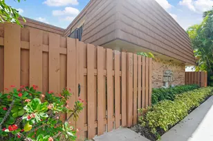 2512 Camelot Ct, Cooper City, FL 33026 - Photo 1