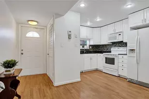 681 S Hollybrook Dr, Pembroke Pines, FL 33025 - Photo 1