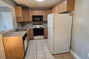 301 W Palm Way Unit, Pembroke Pines, FL 33025 - Photo 1