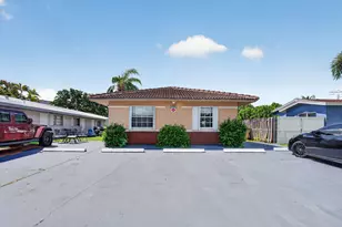 1932 NE 7th St, Deerfield Beach, FL 33441 - Photo 1