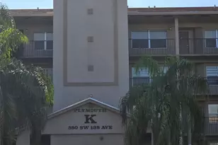 550 SW 138th Ave, Pembroke Pines, FL 33027 - Photo 1