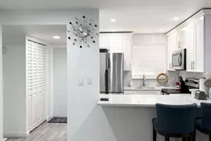 2950 W Sunrise Lks Dr Unit, Sunrise, FL 33322 - Photo 1