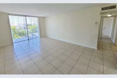 496 NW 165th Street Road #D409, Miami, FL 33169 - Photo 1