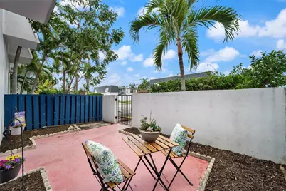 4024 SW 67th Terrace #2, Davie, FL 33314 - Photo 1