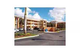 6900 SW 39th St, Davie, FL 33314 - Photo 1