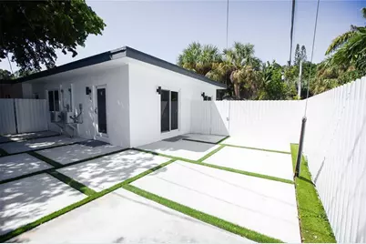 1112 NE 17th Terrace #3, Fort Lauderdale, FL 33304 - Photo 1