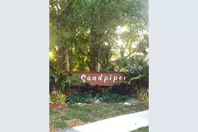 598 NE 199th Terrace #6Y, Miami, FL 33179 - Photo 1