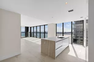 700 NE 24th St, Miami, FL 33137 - Photo 1