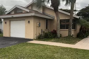 581 Lakeside Cir, Sunrise, FL 33326 - Photo 1