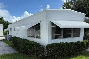 201 Mallard Dr, Boynton Beach, FL 33435 - Photo 1