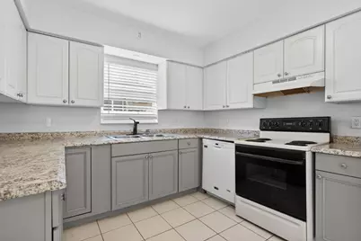 536 SE 20th Avenue #1, Deerfield Beach, FL 33441 - Photo 1