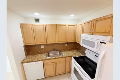 640 NW 13th Street #26, Boca Raton, FL 33486 - Photo 1