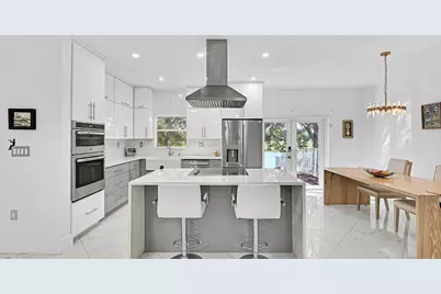 518 NW 130th Way, Pembroke Pines, FL 33028 - Photo 1