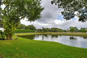 231 SW 113th Way, Pembroke Pines, FL 33025 - Photo 1