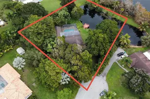 10800 SW 40 Ct, Davie, FL 33328 - Photo 1