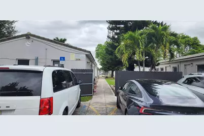 2707 Lincoln Street #18, Hollywood, FL 33020 - Photo 1