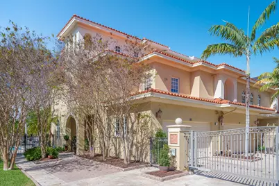 237 Garden Court, Lauderdale by the Sea, FL 33308 - Photo 1