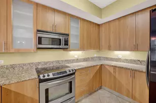 2633 NE 14th Ave, Wilton Manors, FL 33334 - Photo 1