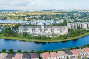 800 NE 195th St, Miami, FL 33179 - Photo 1