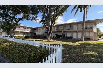344 SE 11th Avenue #9, Pompano Beach, FL 33060 - Photo 1
